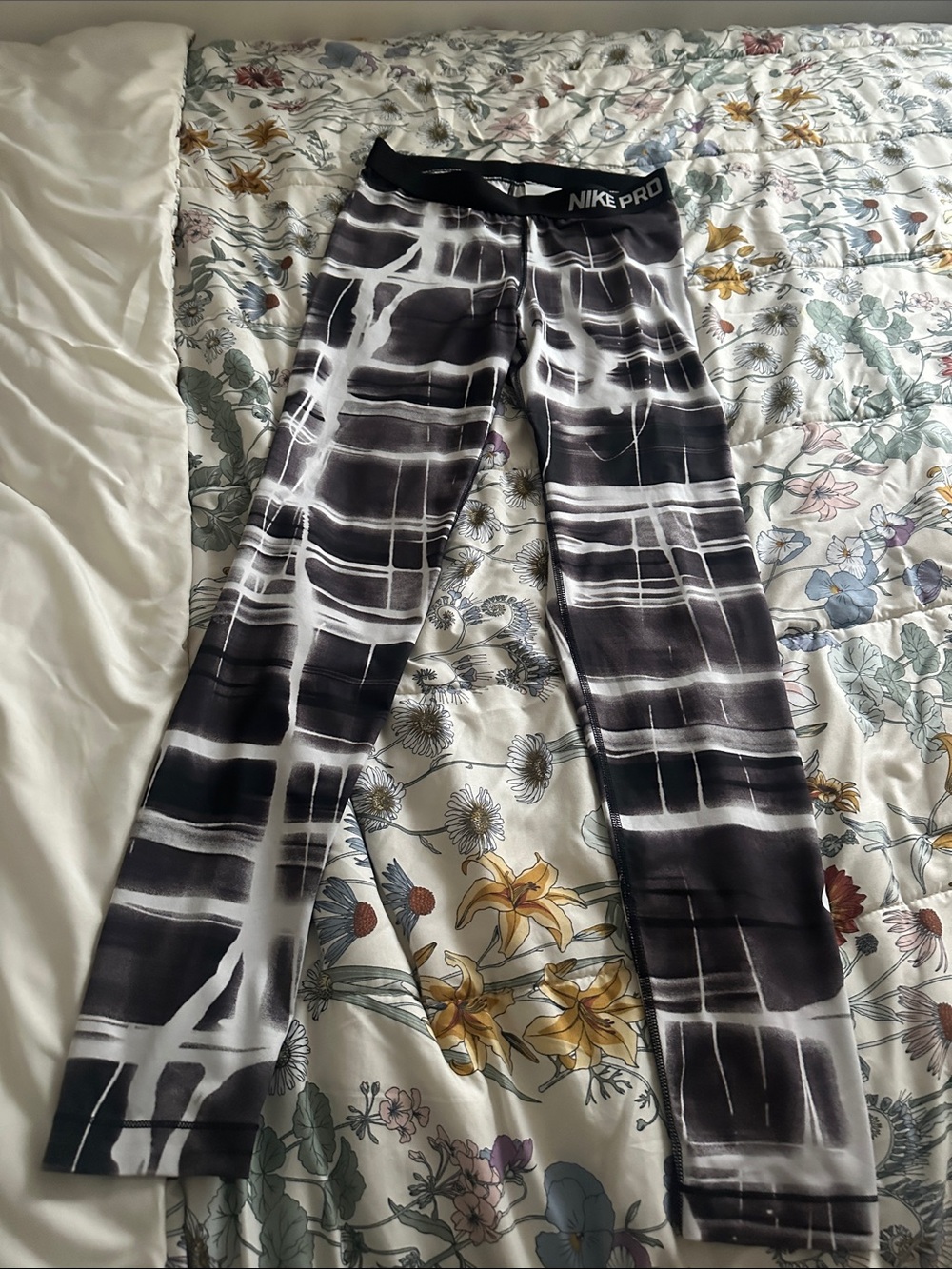 Nike Pro Women’s Black & White Graphic Compression Joggers